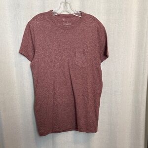 GAP Men's Short Sleeve Pocket Tee in Heather Maroon